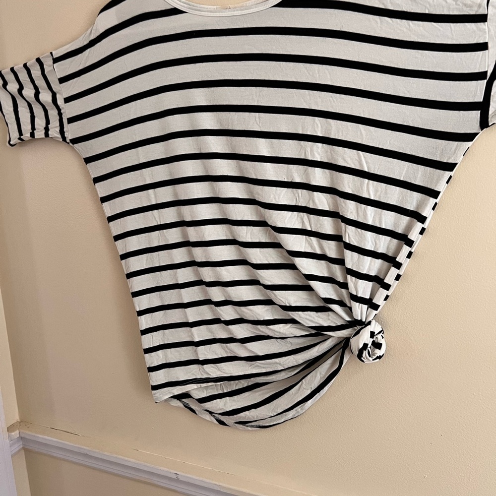 knit short sleeve blouse only worn once
